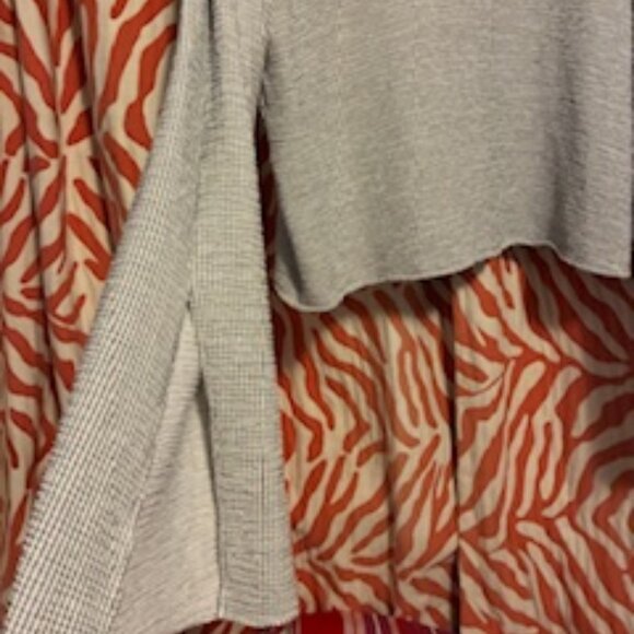 ZARA Top, Light Gray with Bell Sleeves sits at waist, Cotton Rayon blend, Small - Picture 4 of 9